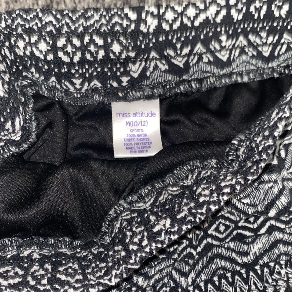 shorts - Picture 3 of 5